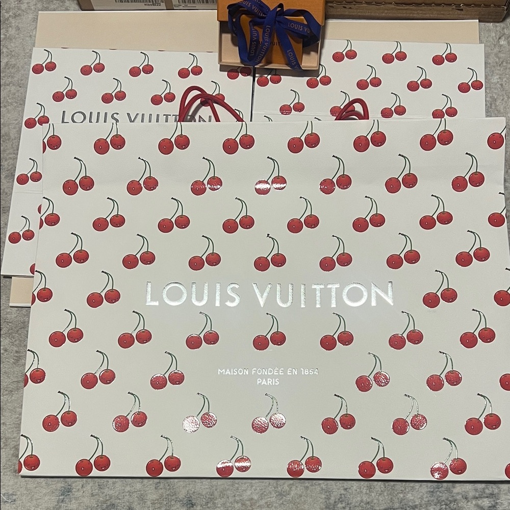 Louis Vuitton White Cherry Print Bag XL